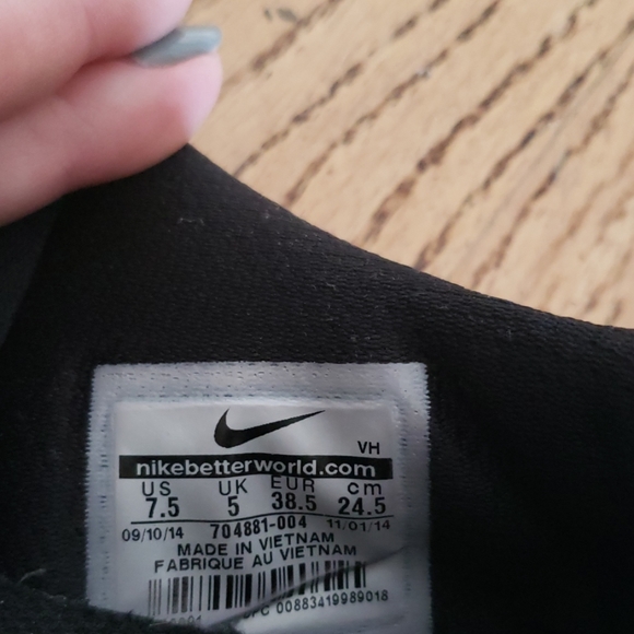 Nike women's shoes - Picture 4 of 4